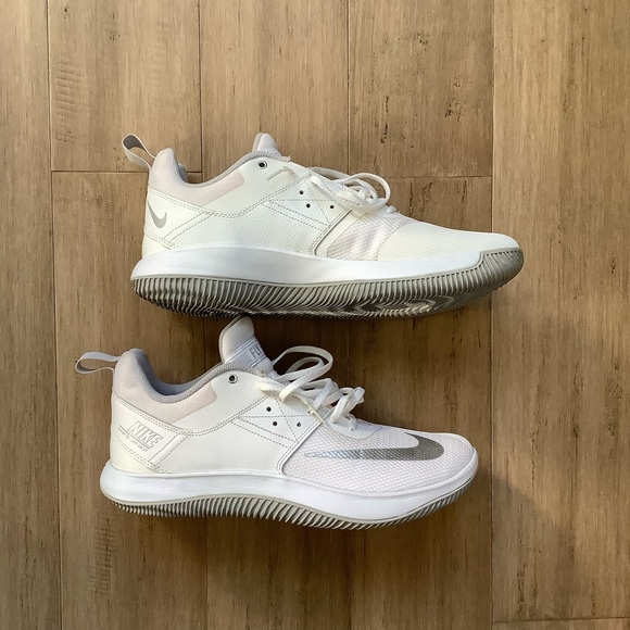 NIKE BASKETBALL LOWTOP - Picture 3 of 5